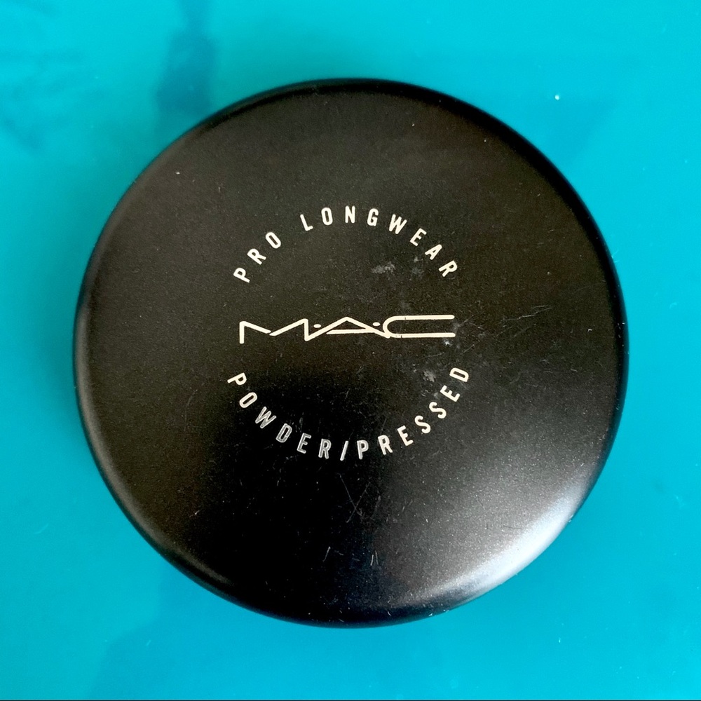 MAC Pro Longwear Pressed Powder Medium Deep